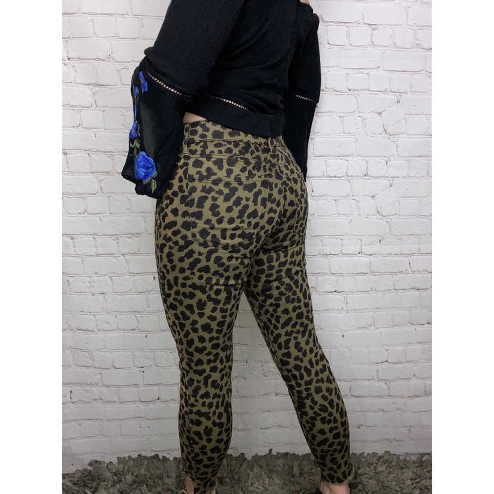 NEW Express olive Leopard cropped jeans pants 2 - Picture 4 of 5